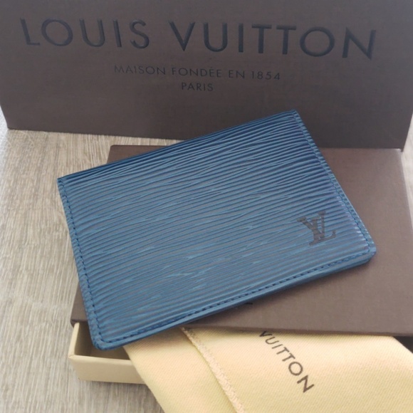 Authentic Louis Vuitton Blue Epi card wallet - Picture 1 of 8